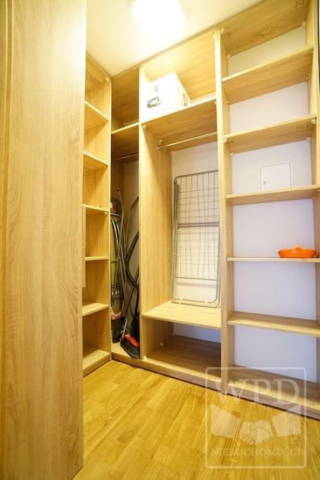 Big Apartment - Old Town - 3 Rooms - Private Parking Wrocław Buitenkant foto