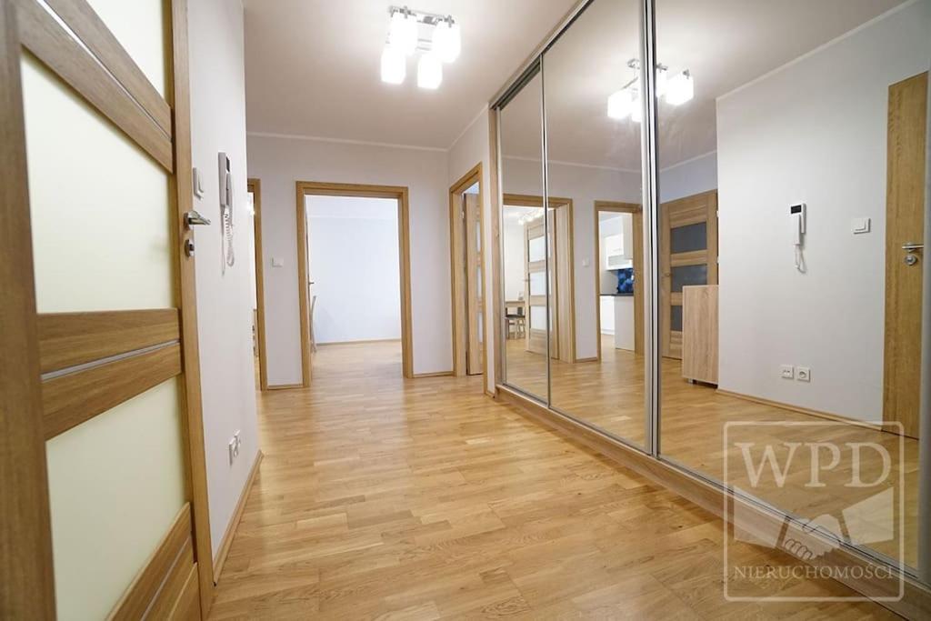 Big Apartment - Old Town - 3 Rooms - Private Parking Wrocław Buitenkant foto